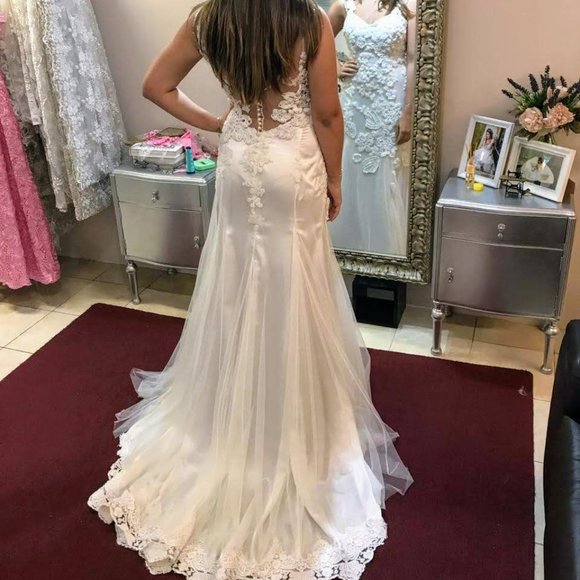 Wedding Dress - Picture 2 of 4